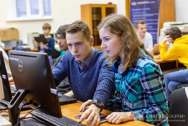 Российской операционной системой оснащен компьютерный класс, в котором проводятся лабораторные работы по дисциплинам «Базы данных», «Операционные системы», «Кросс-платформенное программирование»